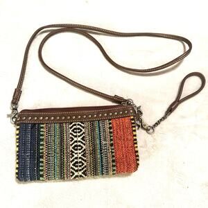 Blazin Roxx Womens Crossbody Belt Bag Savannah Studs Tapestry Purse Southwestern